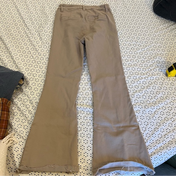 BKE Khaki High Rise Cropped Flares 25 - Picture 3 of 5